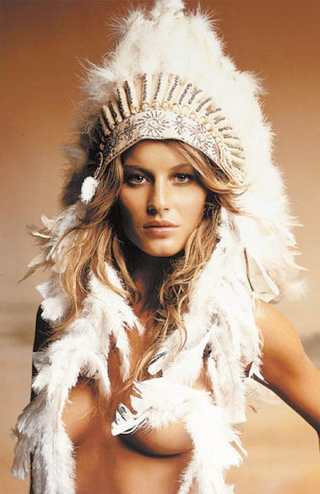 Girls Dressed in Hot Native American Outfits (37 pics)