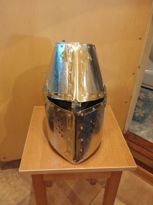 How To Make Your Own Knight Costume (12 pics)