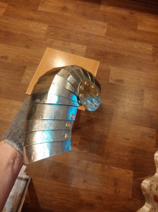 How To Make Your Own Knight Costume (12 pics)