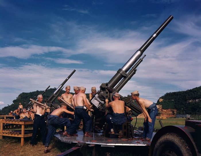 1940s Black And White Photos In Color (49 pics)
