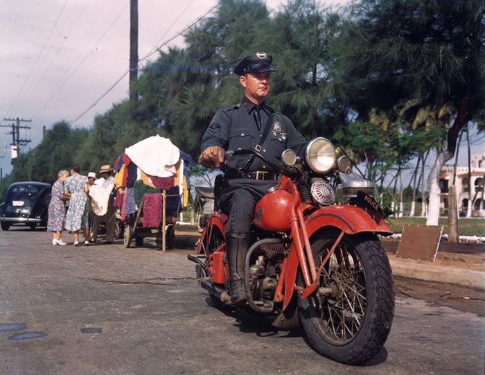 1940s Black And White Photos In Color (49 pics)
