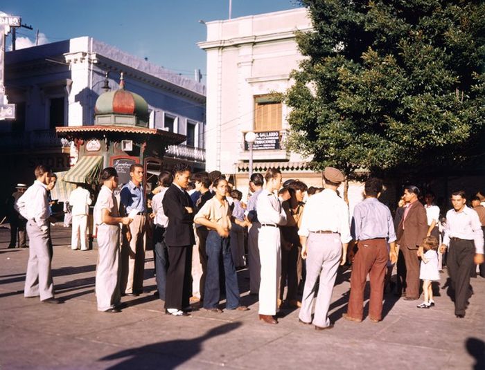 1940s Black And White Photos In Color (49 pics)