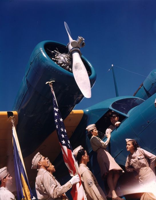 1940s Black And White Photos In Color (49 pics)