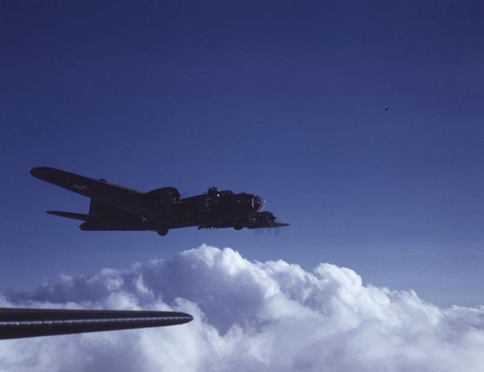 1940s Black And White Photos In Color (49 pics)