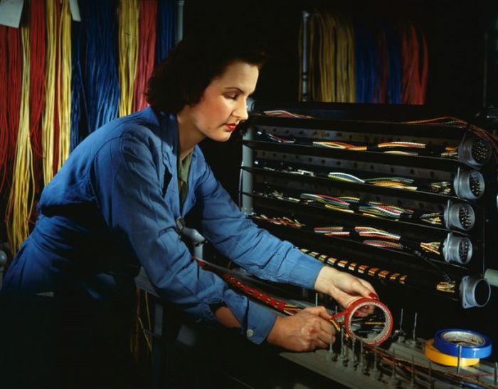 1940s Black And White Photos In Color (49 pics)