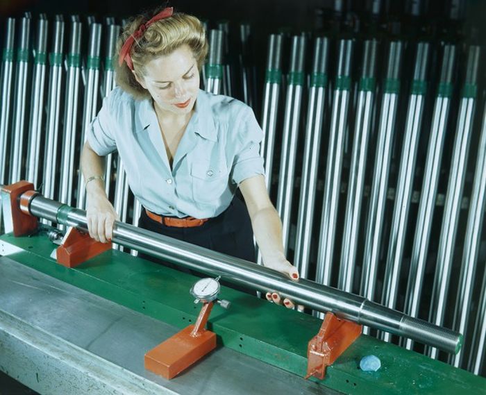 1940s Black And White Photos In Color (49 pics)