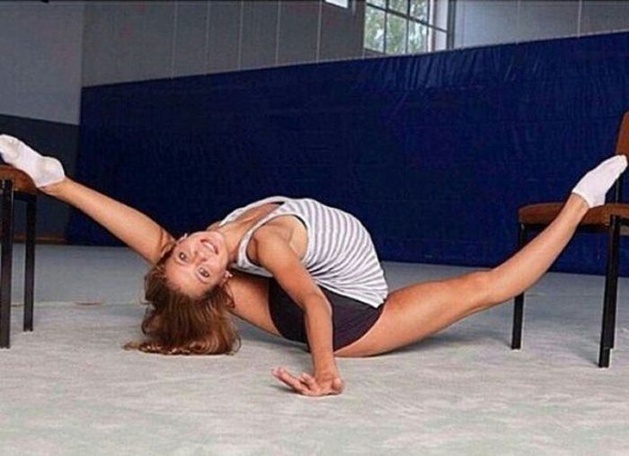 These Girls Make Flexibility Look Good (42 pics)