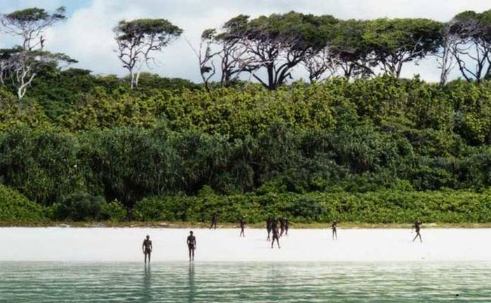 This Island And It's People Are Very Mysterious (5 pics)
