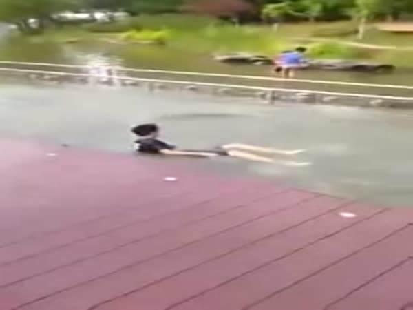 Skinny Guy Tries Pushing A Fat Girl Into Water