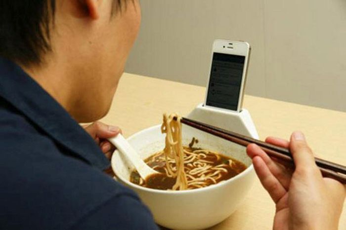 Have Smartphones Taken Over The World? (43 pics)
