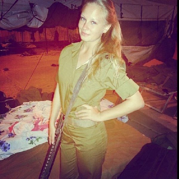 The Women Of The Israeli Army Are Sexy Soldiers (54 pics)