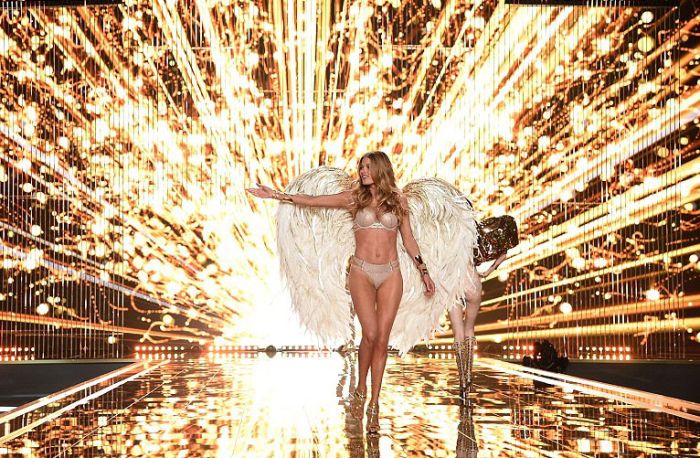The Best Pictures From The Victoria's Secret Show In London (74 pics)