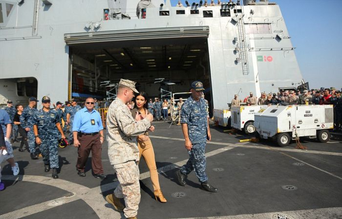 Kim Kardashian Visits Soldiers In Abu Dhabi (28 pics)