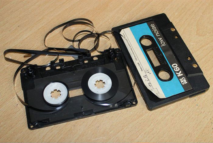 How To Make A MP3 Player Out Of A Cassette Tape (14 pics)