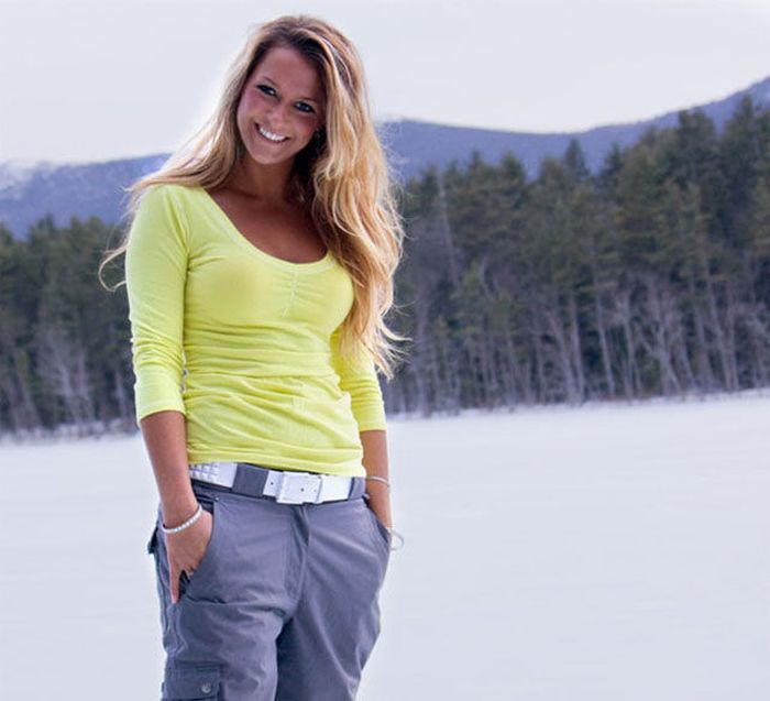 These Hot Babes Will Keep You Warm All Winter Long (36 pics)