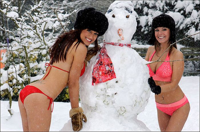 These Hot Babes Will Keep You Warm All Winter Long (36 pics)