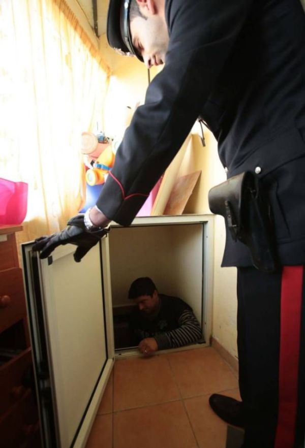 Mafia Godfather's Son Arrested After Police Discover A Fake Tunnel (6 pics)