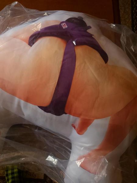 You Can Now Own A Pillow With A Sumo Wrestler's Butt On It (12 pics)