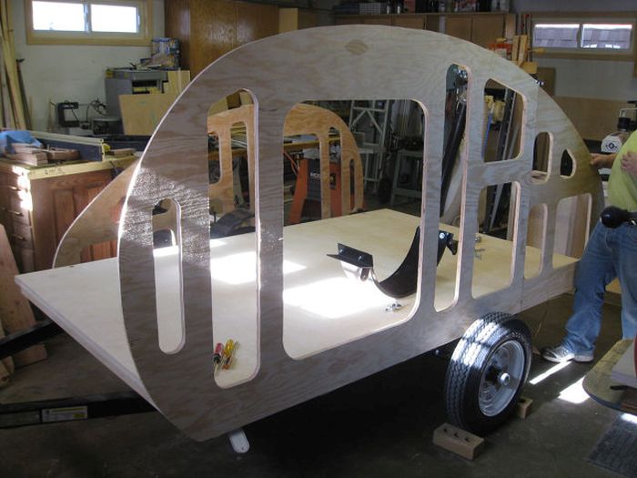 Who Wouldn't Want To Go Camping In This Trailer? (51 pics)