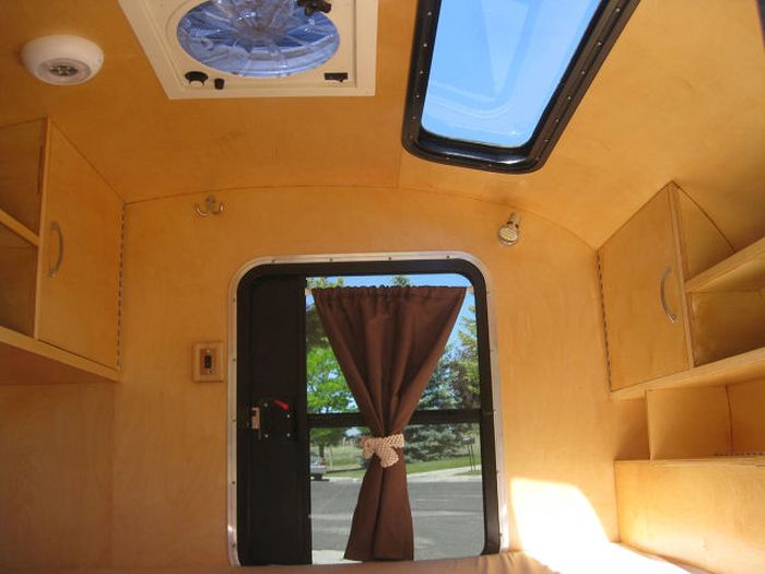 Who Wouldn't Want To Go Camping In This Trailer? (51 pics)