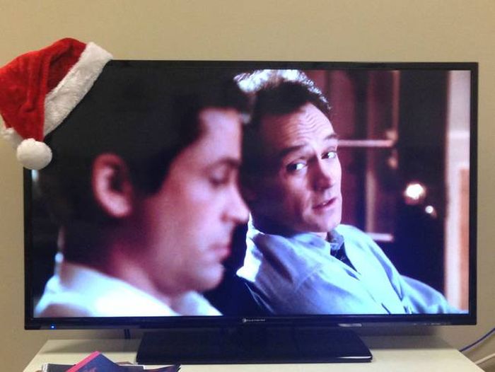 Put A Santa Hat On The Corner Of A TV And You Have A Drinking Game (8 pics)