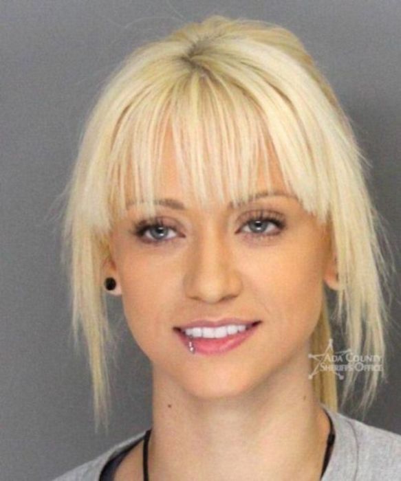 The Sexiest Mugshots (21 pics)