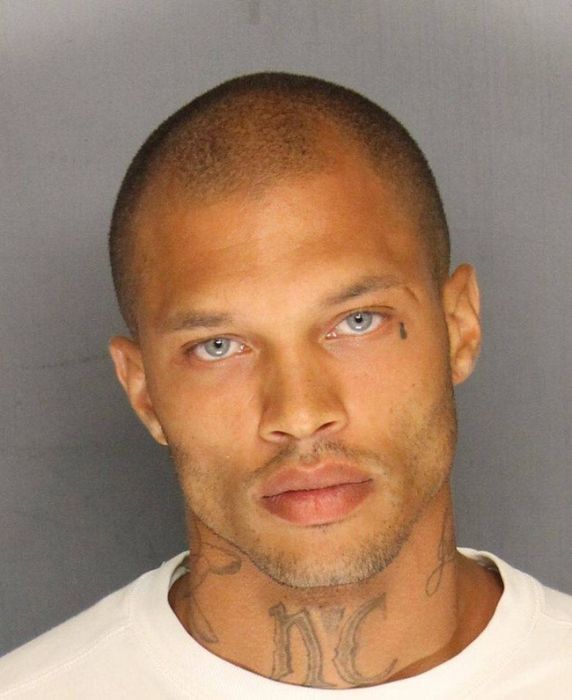 The Sexiest Mugshots (21 pics)