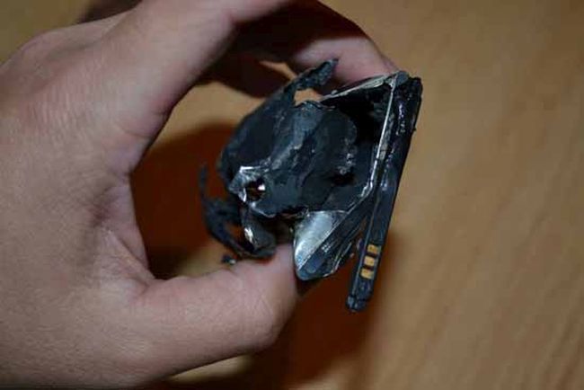 Samsung Phone Explodes While The Owner Is Sleeping (13 pics)