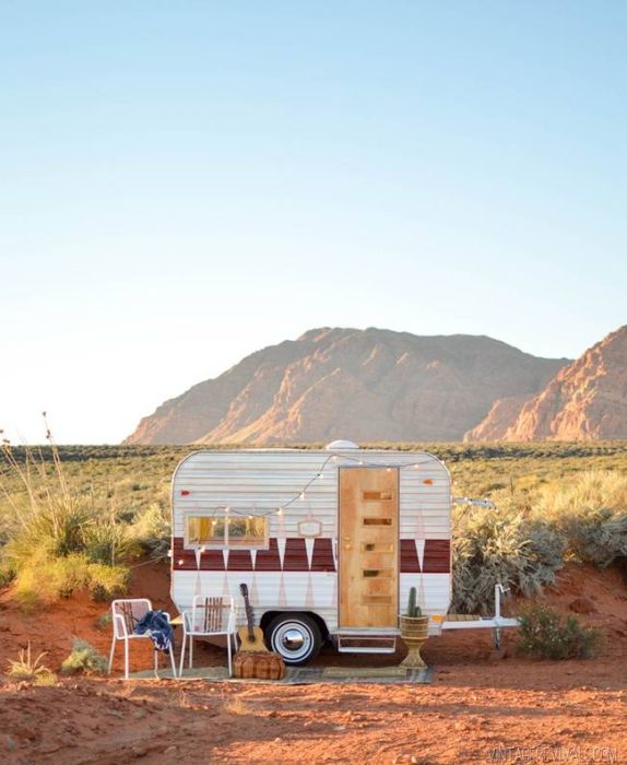Old Trailer Gets Transformed Into Something Special (10 pics)