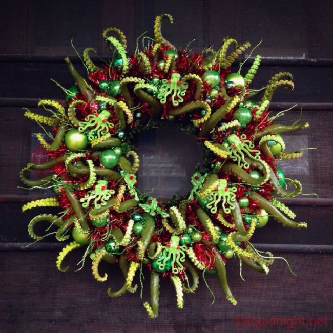 This Cthulhu Themed Christmas Wreath Has So Many Tentacles (9 pics)