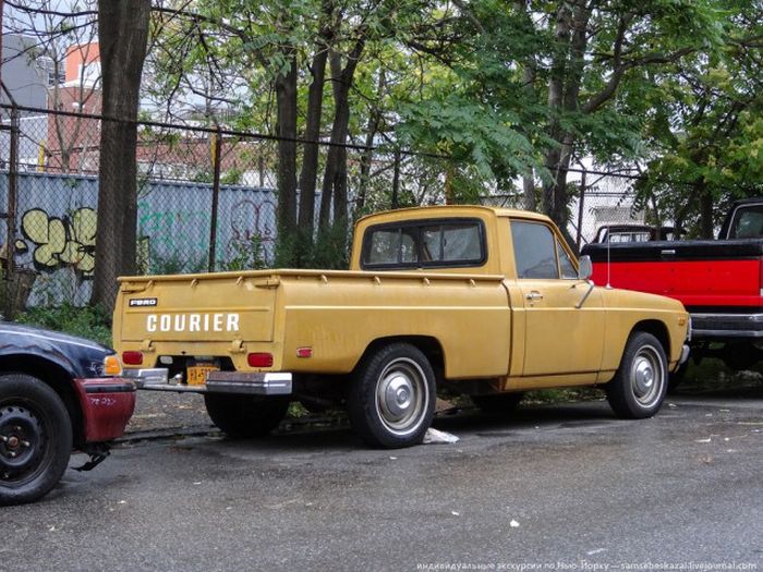 The Vintage Cars On The Streets Of New York City (49 pics)