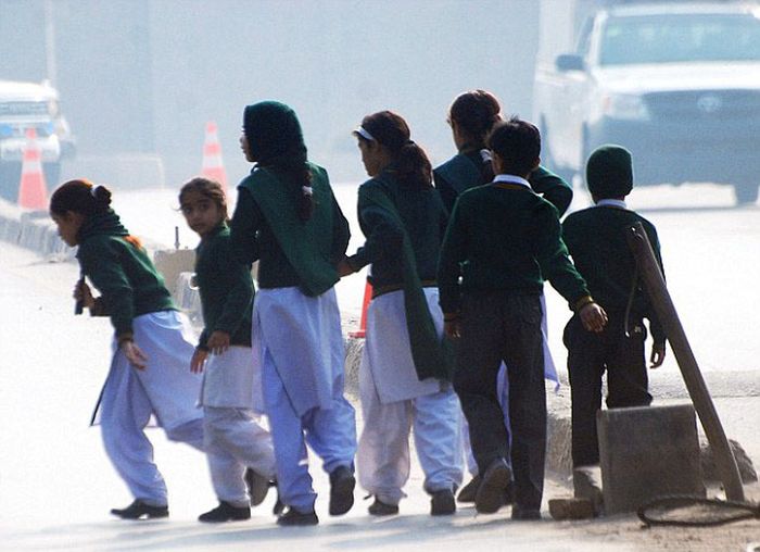 Taliban Fighters Attack Innocent School Children In Pakistan (31 pics)