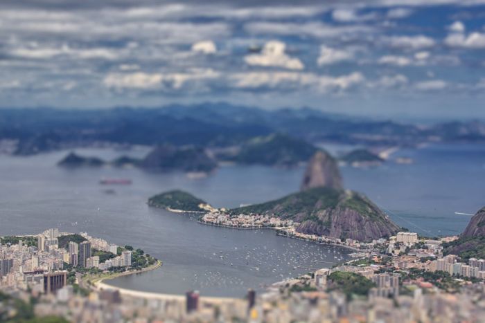 Tilt-Shift Photos Of The Cities (63 pics)