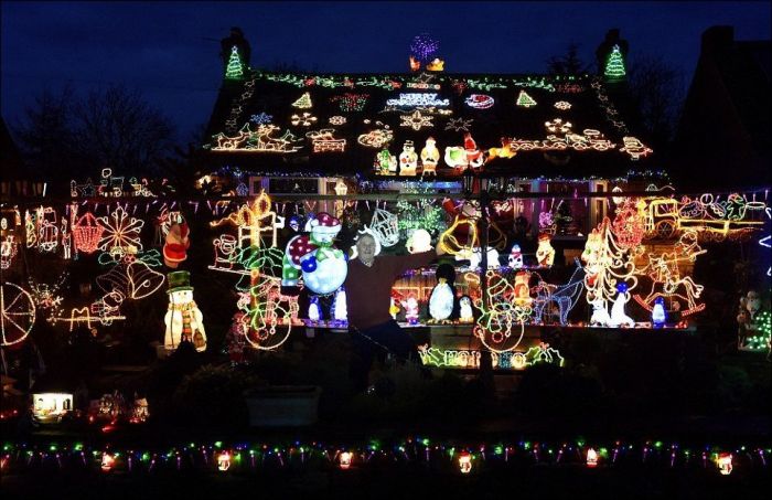 This Is The Season For Christmas Decorations (16 pics)