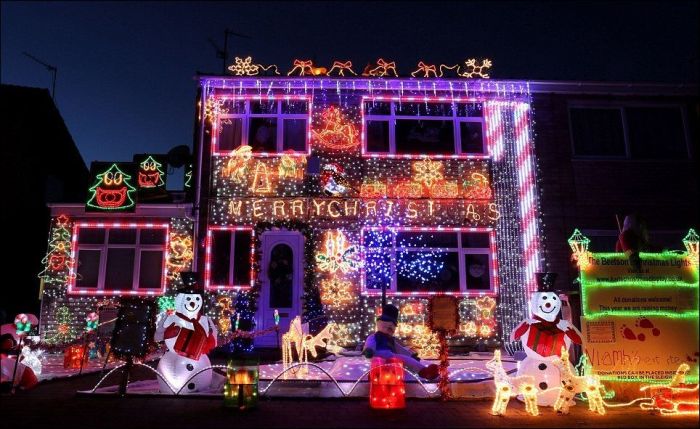 This Is The Season For Christmas Decorations (16 pics)