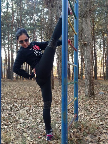 Girls In Yoga Pants Are Definitely The Greatest Thing Ever (49 pics)
