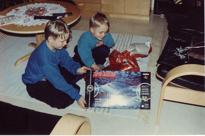 The Joy Of Getting Video Games For Christmas (34 pics)