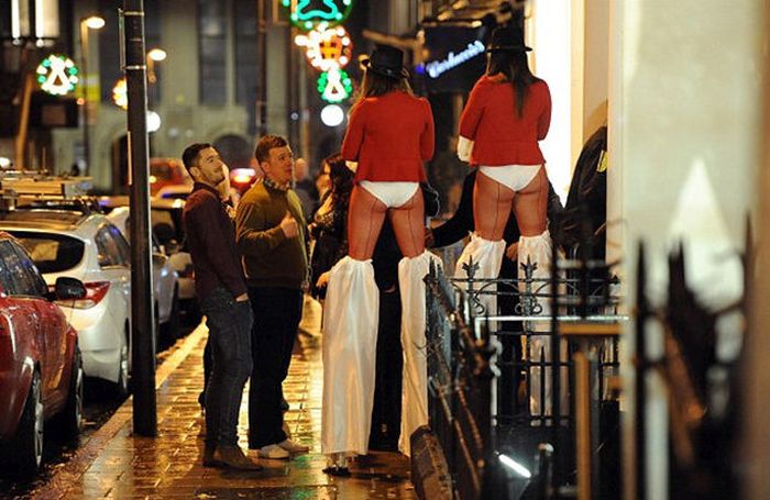Britain Gets Taken Over By Mad Friday (34 pics)
