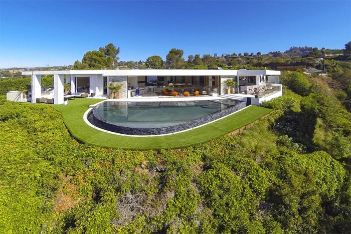 Minecraft Creator Purchases $70 Million Dollar Mansion In Beverly Hills (17 pics)