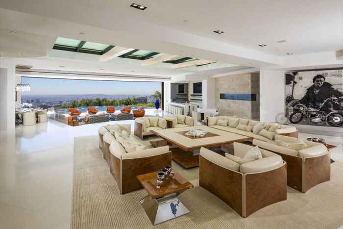 Minecraft Creator Purchases $70 Million Dollar Mansion In Beverly Hills (17 pics)