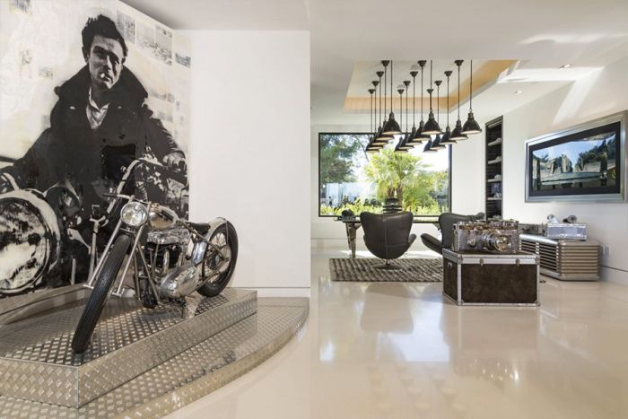 Minecraft Creator Purchases $70 Million Dollar Mansion In Beverly Hills (17 pics)
