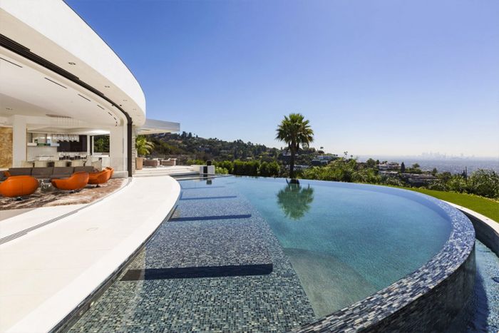 Minecraft Creator Purchases $70 Million Dollar Mansion In Beverly Hills (17 pics)