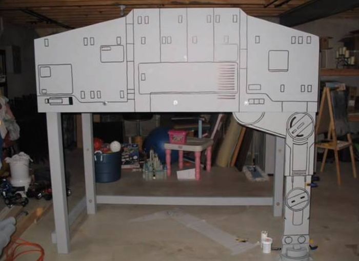 These Parents Created The Most Epic Star Wars Bed Of All Time (10 pics)