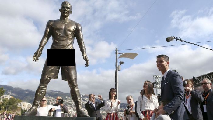 What's Up With This Statue Of Cristiano Ronaldo? (5 pics)