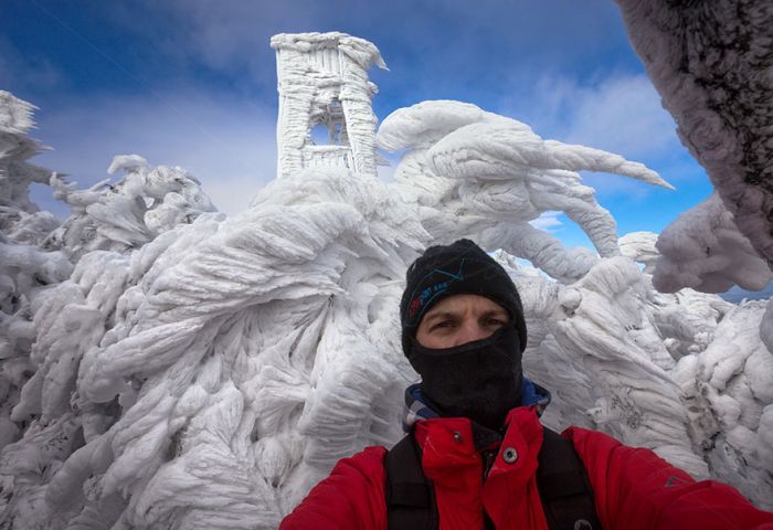 10 Days Of Extreme Weather Turn A Mountain Into Sheer Ice (15 pics)