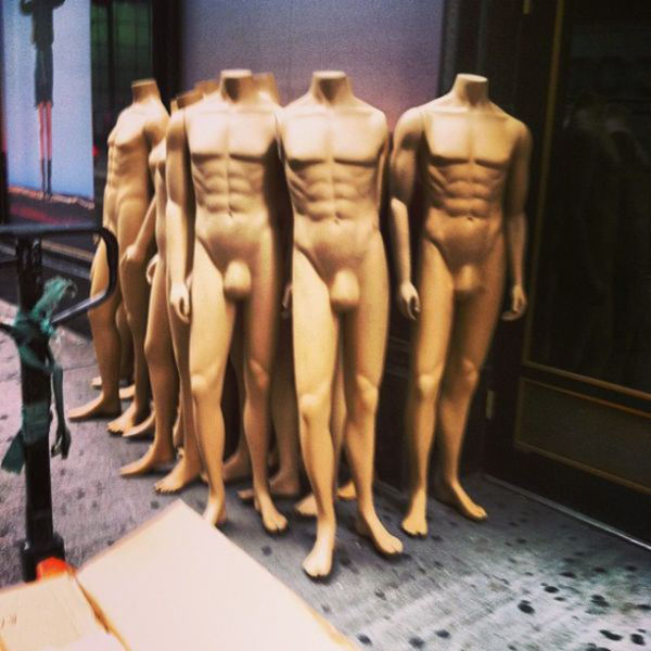 There's Something Off About These Mannequins (29 pics)