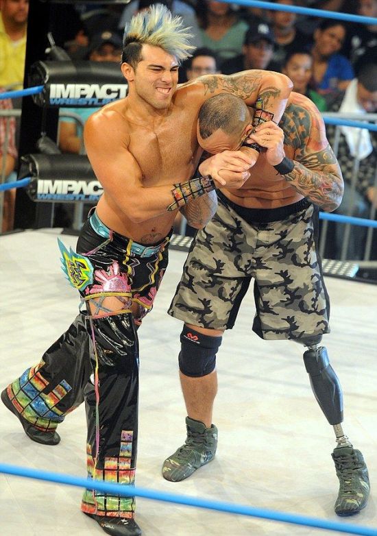 Christopher Melendez Is A Wrestler With A Prosthetic Leg (6 pics)