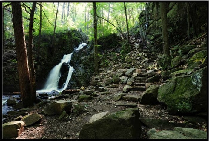 The Jolly Rivers Trail Crew Are Out To Make Your Hikes Easier (6 pics)