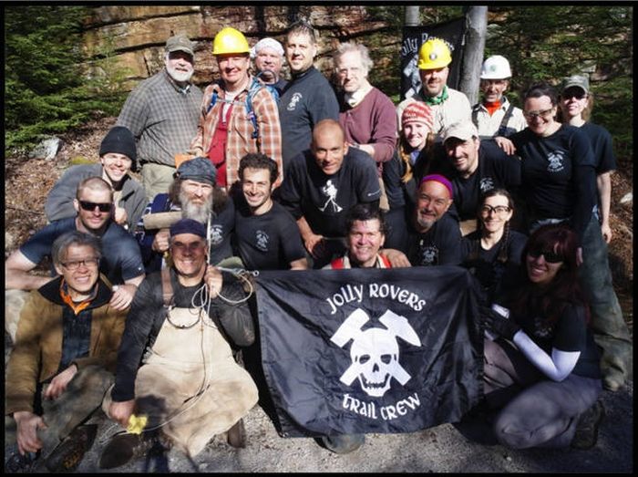 The Jolly Rivers Trail Crew Are Out To Make Your Hikes Easier (6 pics)