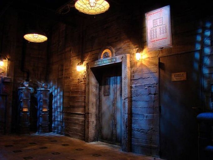 Attractions At Disney Parks That Are Believed To Be Haunted (9 pics)